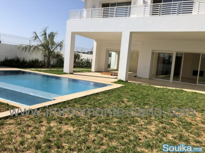 Villa haut standing neuve avec piscine à Souissi