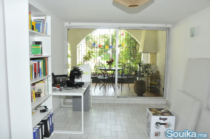 Location villa avec beau jardin à lAgdal